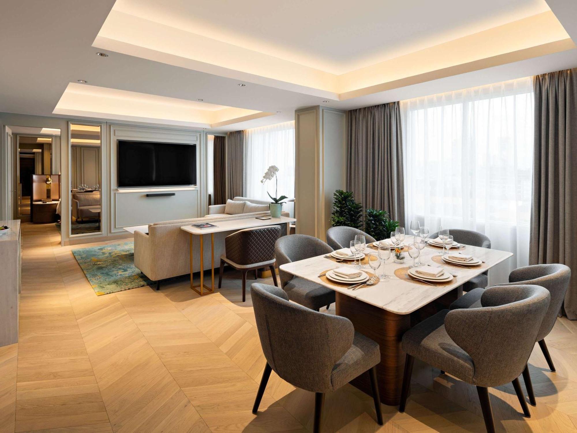 Moevenpick Hotel Jakarta City Centre Экстерьер фото