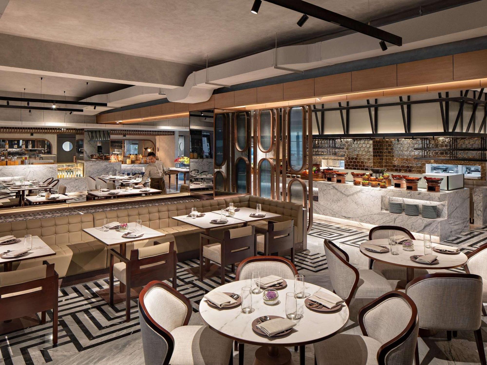 Moevenpick Hotel Jakarta City Centre Экстерьер фото