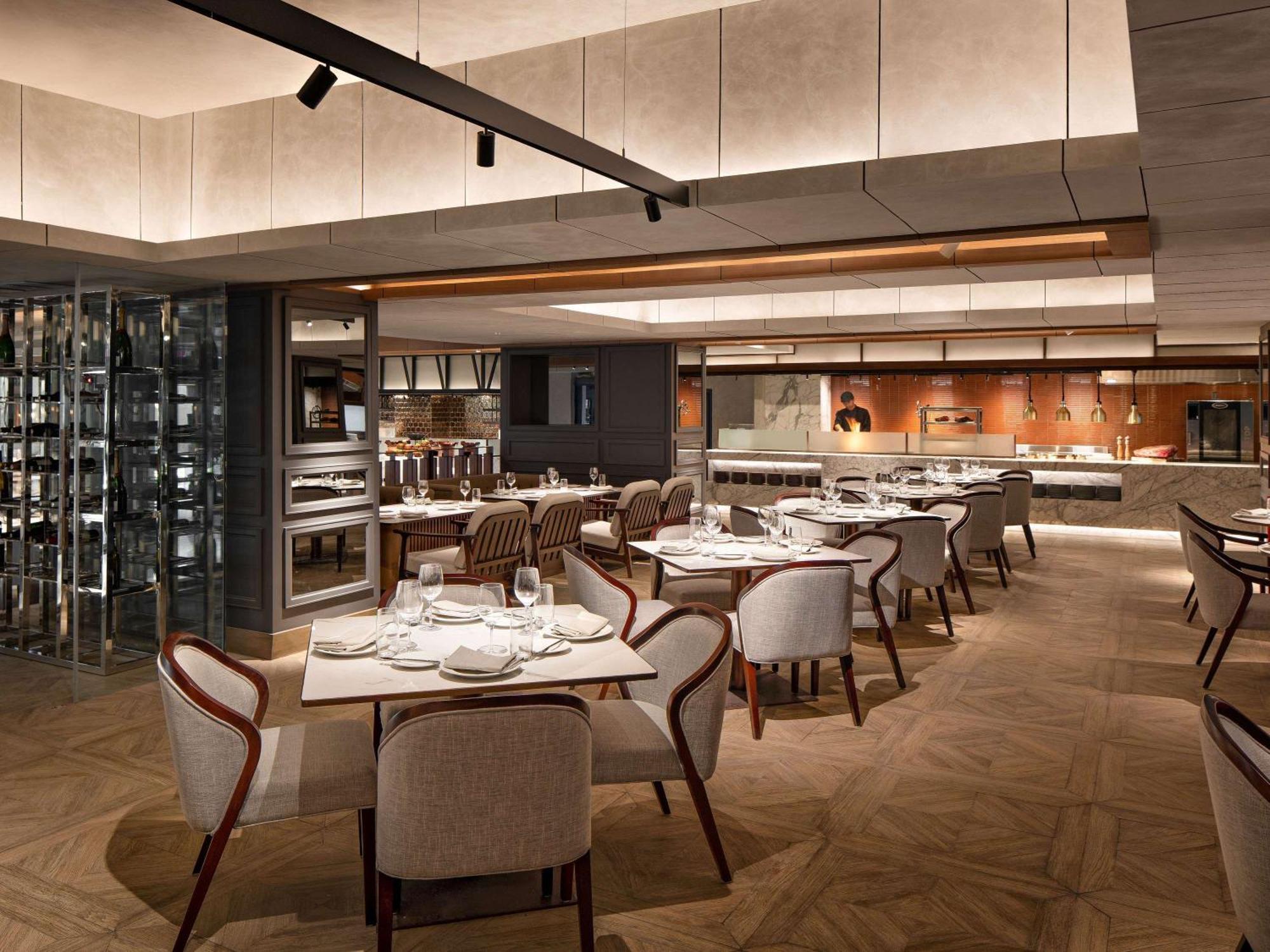 Moevenpick Hotel Jakarta City Centre Экстерьер фото